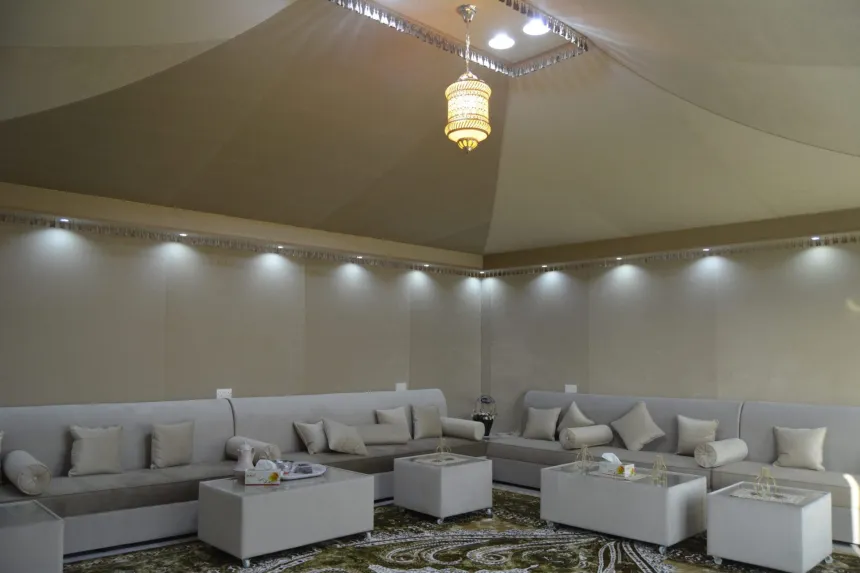 كنب ومجالس في الإمارات