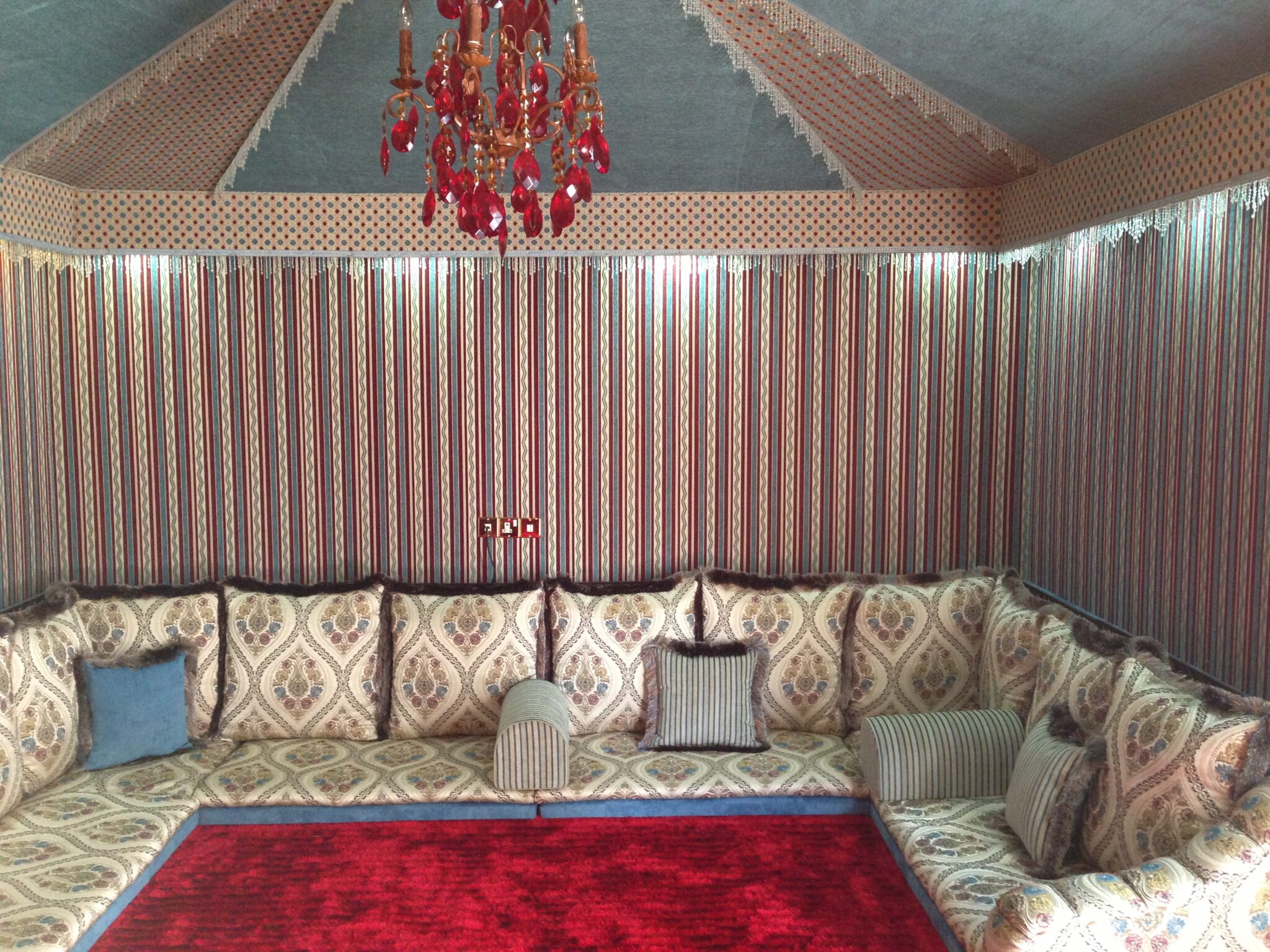 https://arabmuzalat.com/arabian-tents-on-wholesale-price-in-uae/